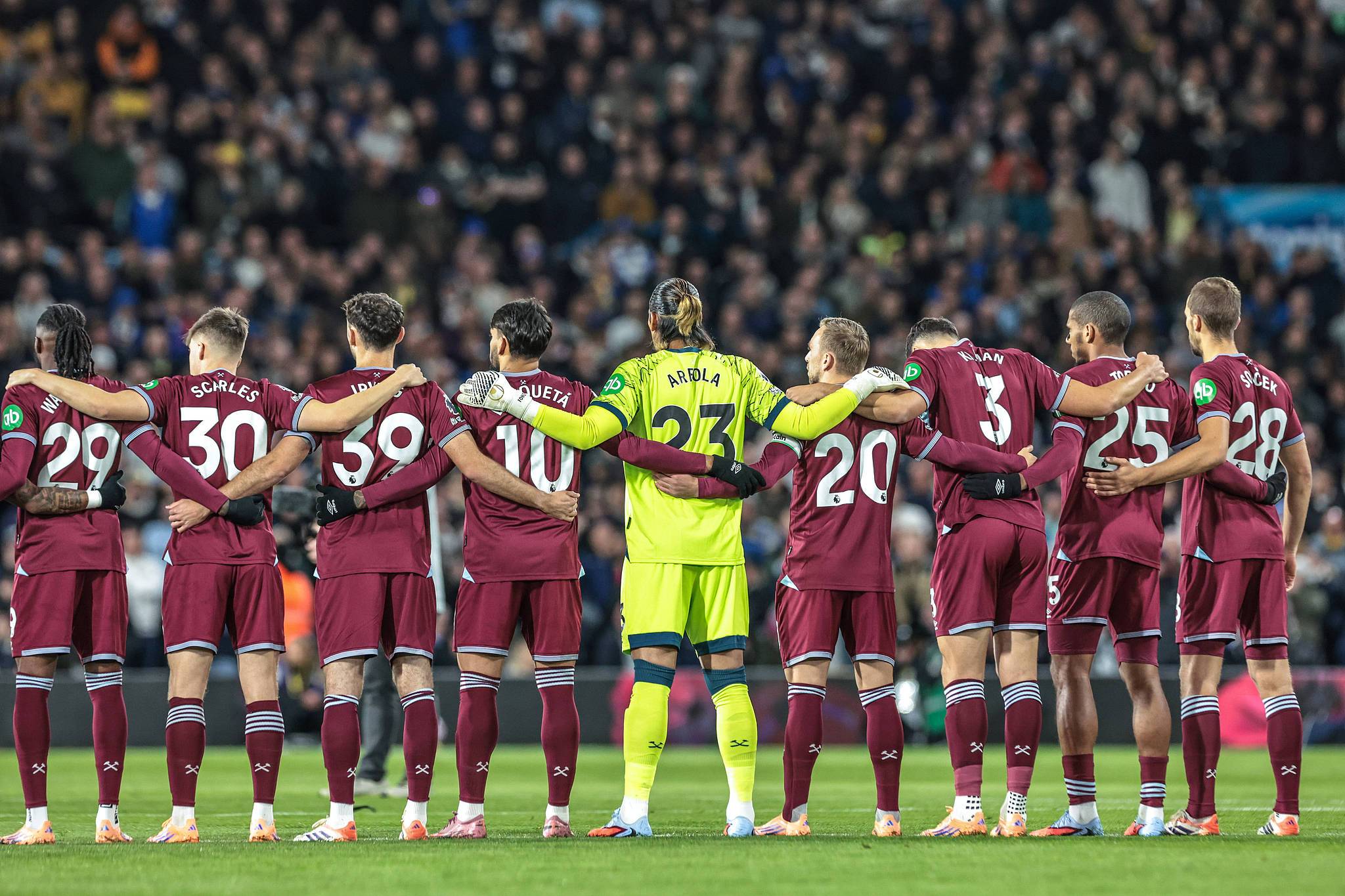 世界杯官方直播软件安装-西汉姆联“洽谈”27岁中卫，后卫引援加速