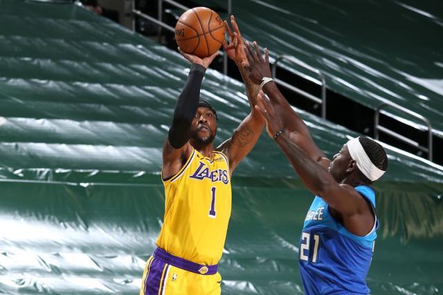 世界杯官方直播软件安装-赛季三分命中率联盟第三！湖人球迷终于不再嘘他